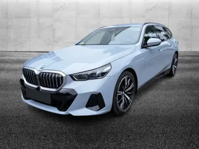Usata BMW 520 M Sport 197 CV (144 kW) 2024 Grigio Station wagon
