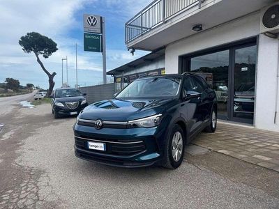 Usata VW Tiguan Life 150 CV (110 kW) 2024 Blu/azzurro SUV