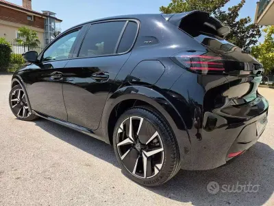 Usata Peugeot 208 GTi 136 CV (100 kW) 2025 Nero Utilitaria