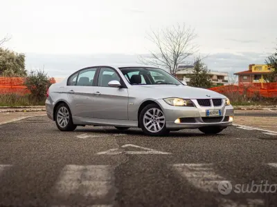 Usata BMW 318 143 CV (105 kW) 2007 Grigio Berlina