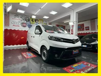 Begagnad Toyota Proace City 131 HK (96 kW) 2021 Vit Minibuss
