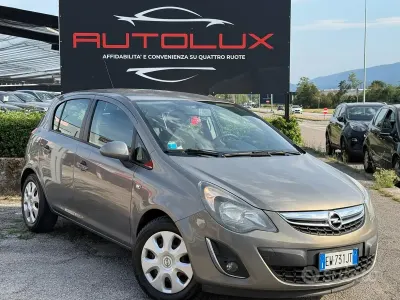 Usata Opel Corsa 85 CV (62 kW) 2014 Marrone Utilitaria