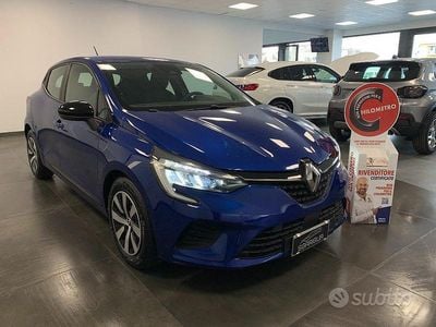Blu Usata 2023 Renault Clio V Equilibre Berlina | 15.500 € (Buon prezzo)