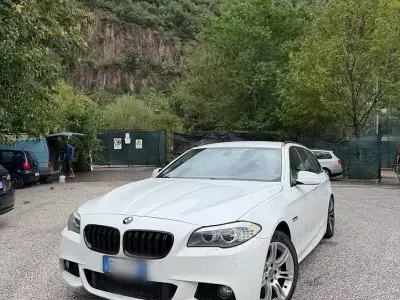 Usata BMW 530 Comfort Edition 258 CV (189 kW) 2011 Bianco Station wagon