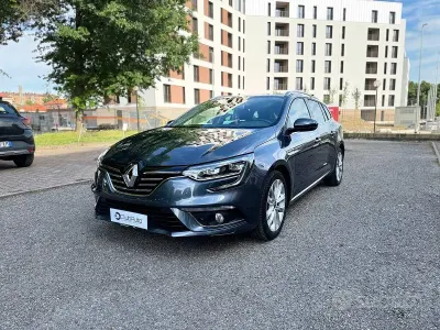 Usata Renault Mégane GrandTour Intens 140 CV (102 kW) 2019 Grigio Station wagon