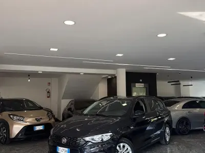 Usata Fiat Tipo Lounge 120 CV (88 kW) 2016 Nero Station wagon