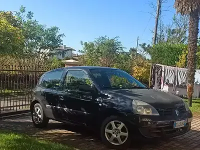 Usata Renault Clio 75 CV (55 kW) 2009 Nero Utilitaria