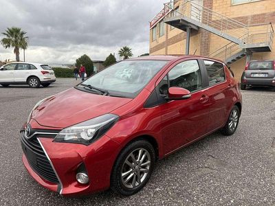 Occasion Toyota Yaris Style 90 ch (66 kW) 2014 Amaranto Berline