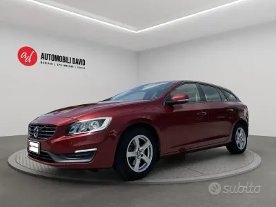Usata Volvo V60 Kinetic 116 CV (85 kW) 2015 Rosso Station wagon