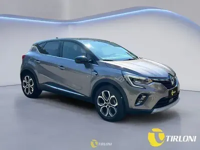 Usata Renault Captur Techno 101 CV (74 kW) 2023 Grigio SUV
