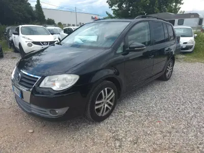 Usata VW Touran Highline 105 CV (77 kW) 2010 Nero Monovolume