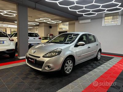 Usata Renault Clio II 85 CV (62 kW) 2009 Grigio Berlina