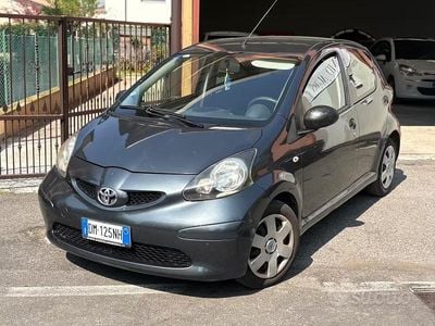 Usata Toyota Aygo 67 CV (49 kW) 2008 Grigio Utilitaria