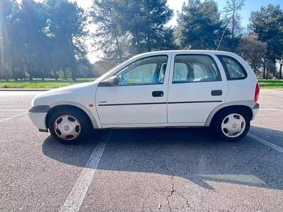 Usata Opel Corsa 60 CV (44 kW) 1998 Bianco Utilitaria