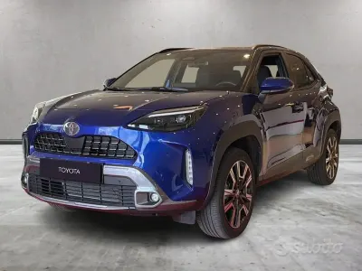 Begagnad Toyota Yaris Cross Lounge 130 HK (95 kW) 2025 Blå SUV