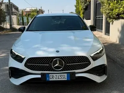 Usata Mercedes A180 AMG Line Premium Plus 116 CV (85 kW) 2023 Bianco Berlina