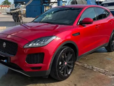 Usata Jaguar E-Pace R-Dynamic 150 CV (110 kW) 2018 Rosso SUV
