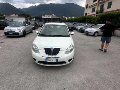 Usata Lancia Ypsilon 75 CV (55 kW) 2009 Bianco Utilitaria