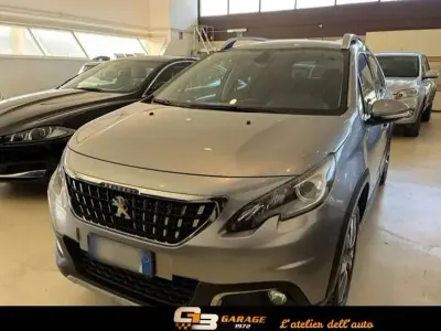 Usata Peugeot 2008 Allure 102 CV (75 kW) 2019 Argento SUV