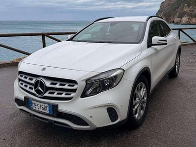 Usata Mercedes GLA200 Business 136 CV (100 kW) 2018 Bianco SUV