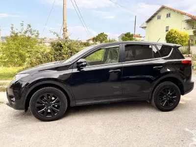 Usata Toyota RAV4 Lounge 150 CV (110 kW) 2013 Nero SUV