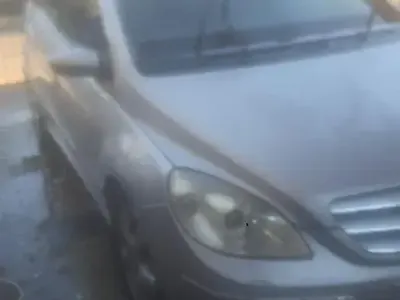 Begagnad Mercedes B200