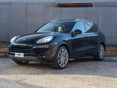 Nero carbone metalizzato Usata 2011 Porsche Cayenne SUV | 23.500 € (Buon prezzo)