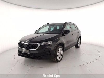 Nero metallizzato Usata 2024 Skoda Karoq Executive SUV | 22.300 € (Buon prezzo)