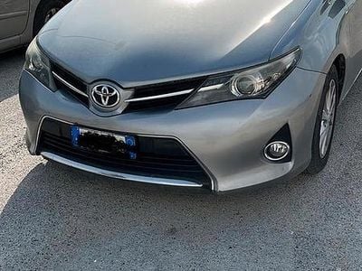 Usata Toyota Auris 99 CV (72 kW) 2013 Grigio Berlina