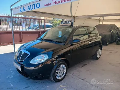 Usata Lancia Ypsilon 75 CV (55 kW) 2006 Nero Utilitaria