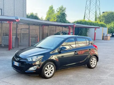 Usata Hyundai i20 Edition 85 CV (62 kW) 2014 Nero Utilitaria
