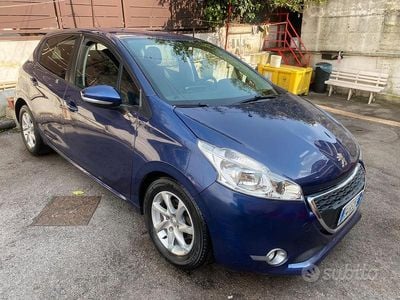Usata Peugeot 208 68 CV (50 kW) 2015 Blu Utilitaria