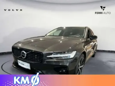 Usata Volvo V60 Plus 197 CV (144 kW) 2023 Grigio scuro Station wagon