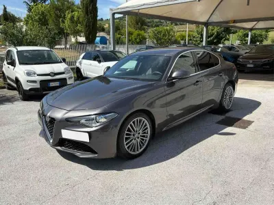 Usata Alfa Romeo Giulia Executive 190 CV (139 kW) 2019 Grigio Berlina