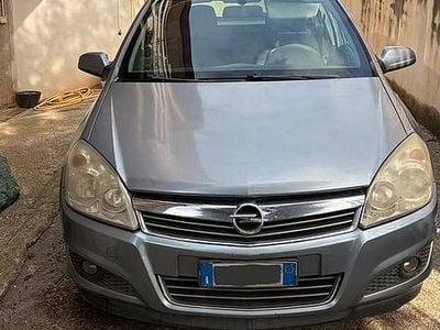 Grigio Usata 2008 Opel Astra Station wagon | 1100 € (Buon prezzo)