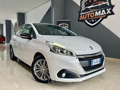 Usata Peugeot 208 Allure 75 CV (55 kW) 2015 Bianco Utilitaria