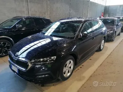 Käytetty Skoda Octavia Executive 150 HP (110 kW) 2022 Musta Farmari
