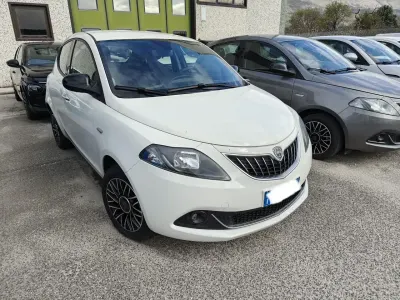 Usata Lancia Ypsilon S 70 CV (51 kW) 2024 Bianco Utilitaria