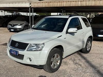 Usata Suzuki Grand Vitara 129 CV (94 kW) 2011 Bianco SUV