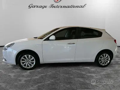 Usata Alfa Romeo Giulietta Super 120 CV (88 kW) 2018 Bianco Utilitaria