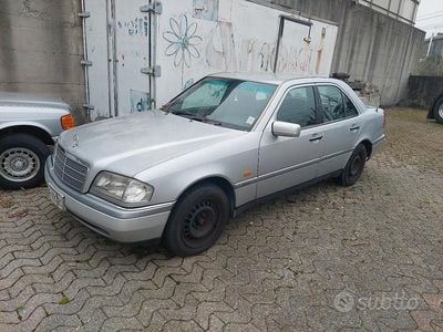 Usata Mercedes C200 1994 Grigio Berlina