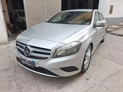 Usata Mercedes A180 109 CV (80 kW) 2013 Grigio Utilitaria