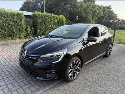 Begagnad Renault Clio V Initiale Paris 91 HK (66 kW) 2021 Sedan