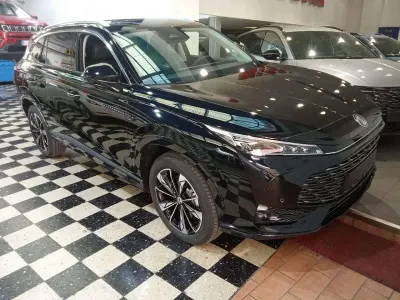 Nuova MG HS Luxury 143 CV (105 kW) 2026 Nero SUV