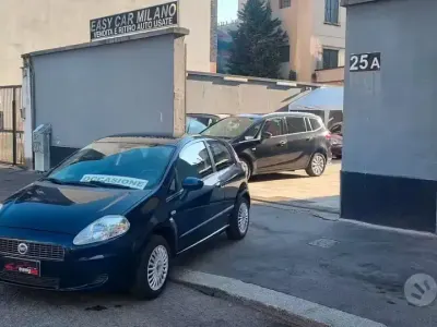 Usata Fiat Grande Punto Dynamic 77 CV (56 kW) 2007 Blu Utilitaria