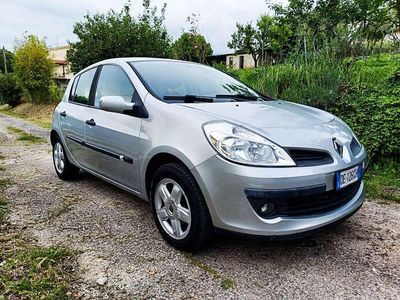 Usata 2007 Renault Clio II Dynamique Berlina | 2500 € (Ottimo prezzo)