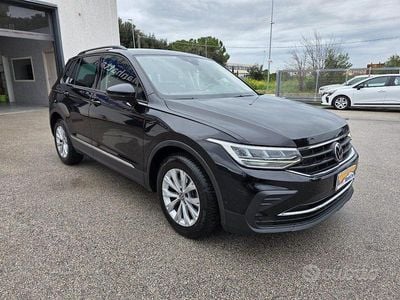 Usata VW Tiguan Life 150 CV (110 kW) 2021 Nero SUV