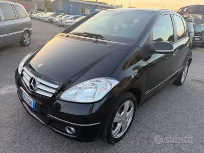 Usata Mercedes A180 Avantgarde 109 CV (80 kW) 2012 Nero Berlina