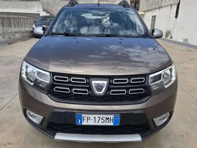 Usata Dacia Sandero Stepway 90 CV (66 kW) 2018 Brun vision opaco Berlina