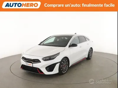Usado Kia ProCeed GT 204 CV (150 kW) 2022 Blanco Familiar